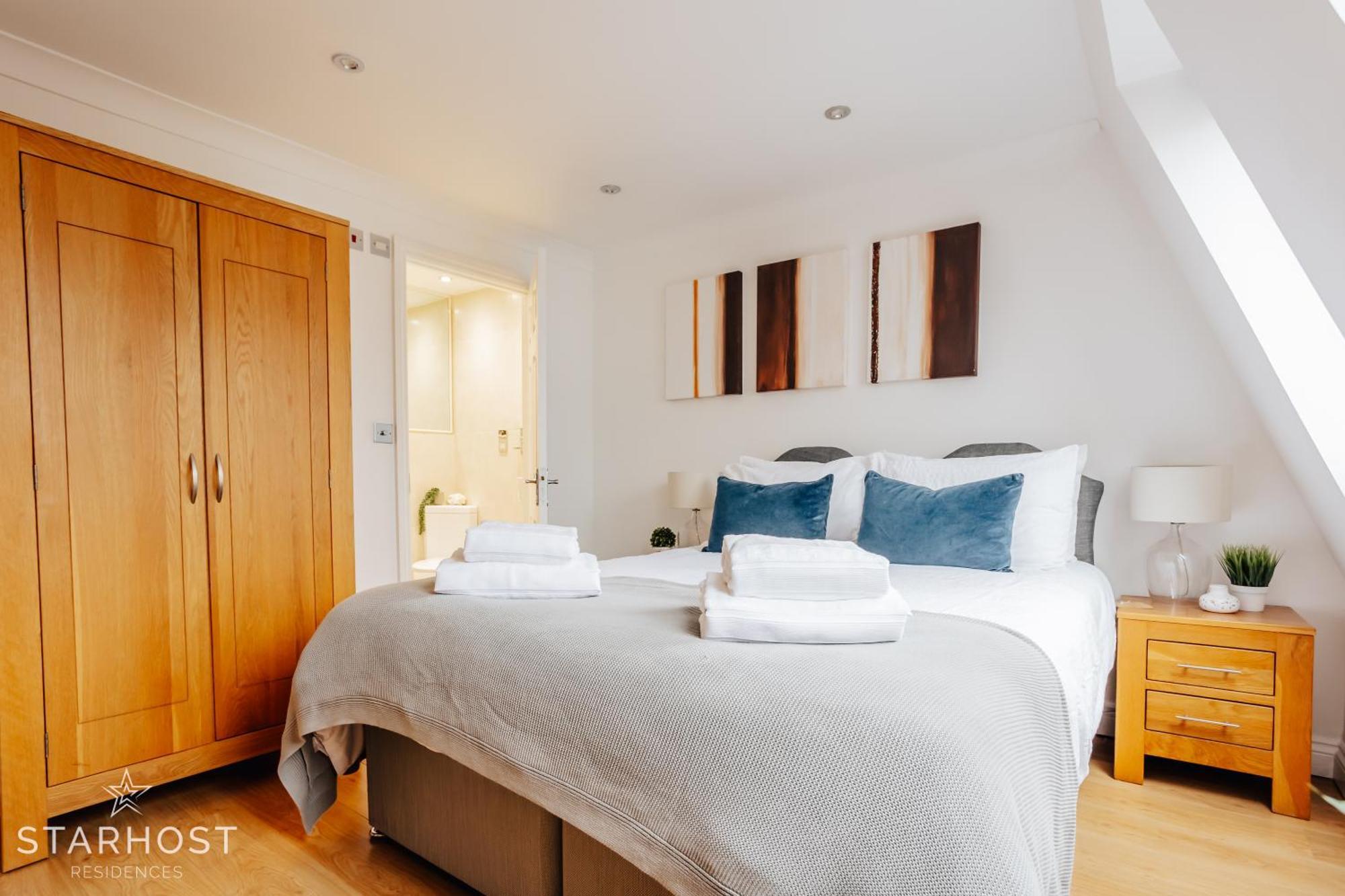 Central 3 Bed Apartment At Regents Court, Newbury Newbury  Exteriör bild